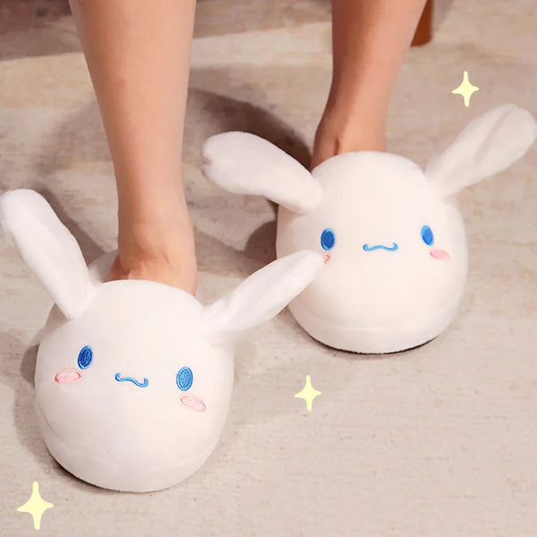 PANTUFAS DE PELÚCIA CINNAMOROLL