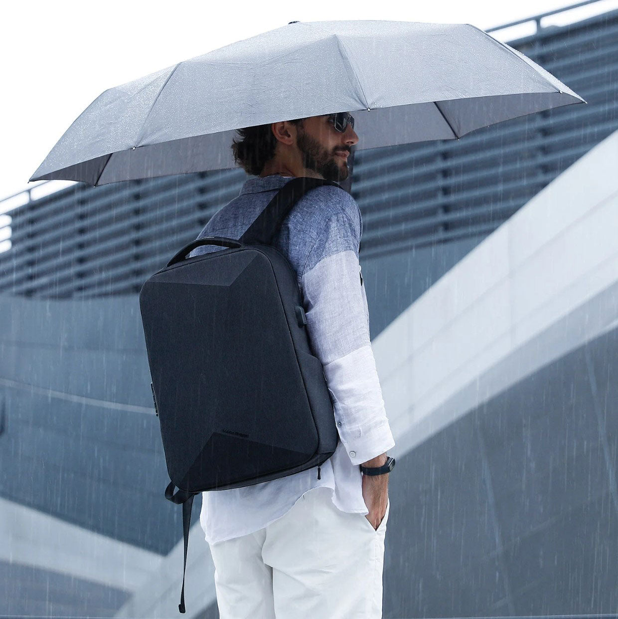 Mochila Para Notebook 15.6 Cadeado TSA com Capa de Chuva Modelo Diamond 1.0 Rain Mark Ryden